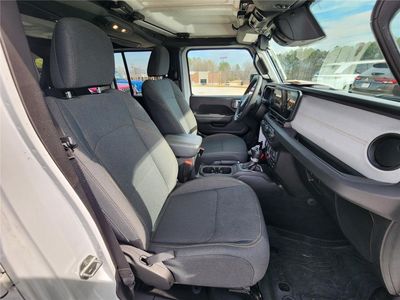 2026 Pre-Owned 2025 Jeep Wrangler 4xe - Photo 7