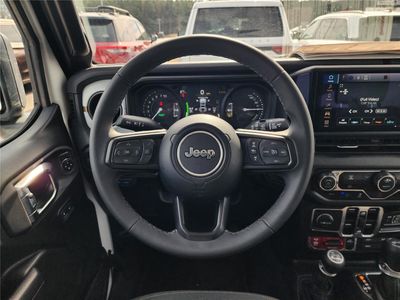 2026 Pre-Owned 2025 Jeep Wrangler 4xe - Photo 11