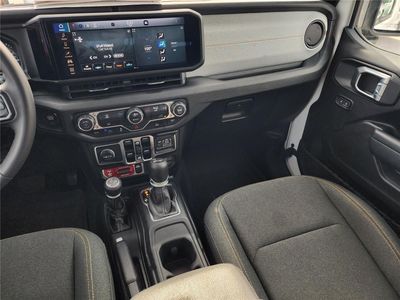 2026 Pre-Owned 2025 Jeep Wrangler 4xe - Photo 10