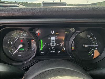 2026 Pre-Owned 2025 Jeep Wrangler 4xe - Photo 18
