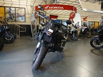 2025 Honda CB500F - Photo 3