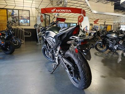 2025 Honda CB500F - Photo 12