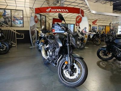 2025 Honda CB500F - Photo 4