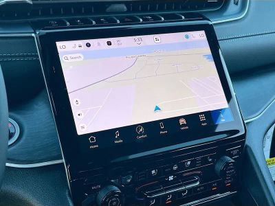 2025 Jeep Grand Cherokee — photo 13 view