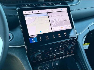 2025 Jeep Grand Cherokee — photo 15 view
