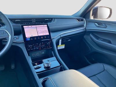2025 Jeep Grand Cherokee — photo 24 view