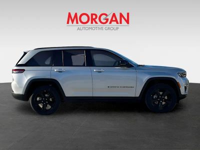2025 Jeep Grand Cherokee — photo 8 view