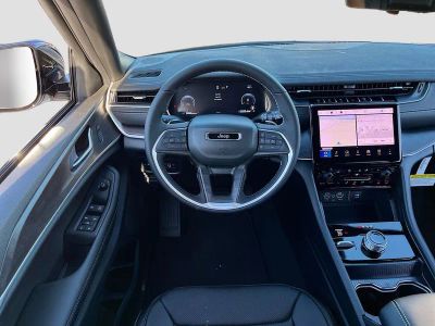 2025 Jeep Grand Cherokee — photo 23 view