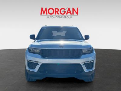 2025 Jeep Grand Cherokee — side profile view