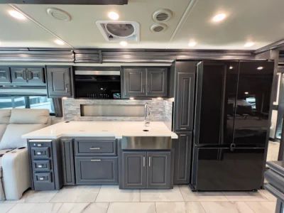 2026 Fleetwood DISCOVERY LXE - Photo 9