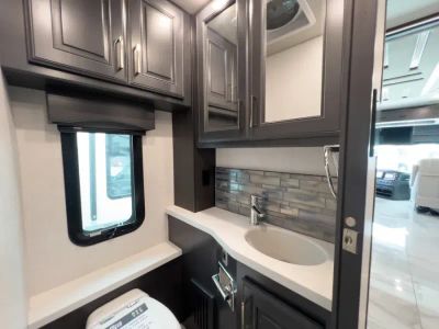 2026 Fleetwood DISCOVERY LXE - Photo 19