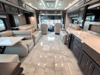 2026 Fleetwood DISCOVERY LXE - Photo 3