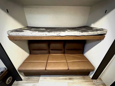 2026 Venture RV SportTrek - Photo 17