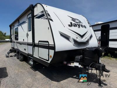 2020 Jayco Jay Feather 22RK — front three-quarter view