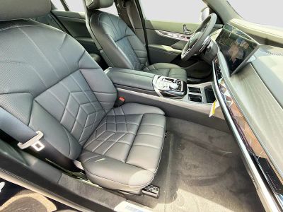 2026 BMW 7 Series — photo 15 view