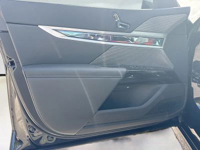 2026 BMW 7 Series — photo 22 view