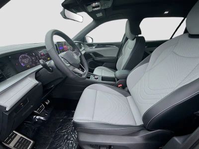 2026 Volkswagen Tiguan — photo 17 view
