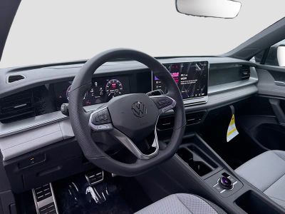 2026 Volkswagen Tiguan — photo 9 view