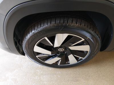 2024 Volkswagen Atlas Cross Sport — photo 10 view