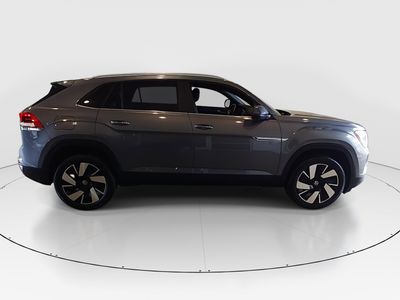 2024 Volkswagen Atlas Cross Sport — photo 8 view