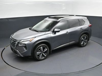 2024 Nissan Rogue N/A in Gun Metallic — front three-quarter view