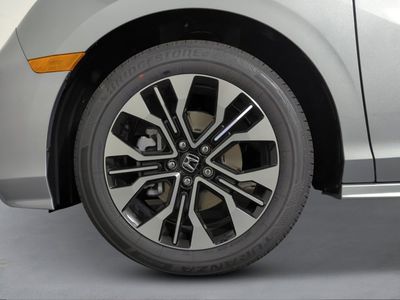 2026 Honda Odyssey — photo 8 view