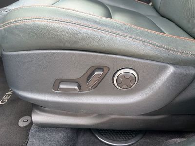 2023 Genesis GV70 — photo 20 view