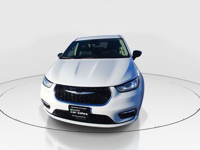 2024 Chrysler Pacifica — side profile view