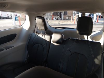 2024 Chrysler Pacifica — photo 18 view