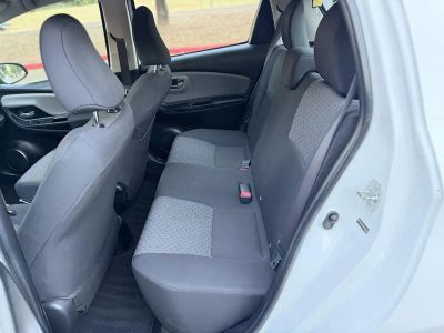 2016 Toyota Yaris — photo 13 view