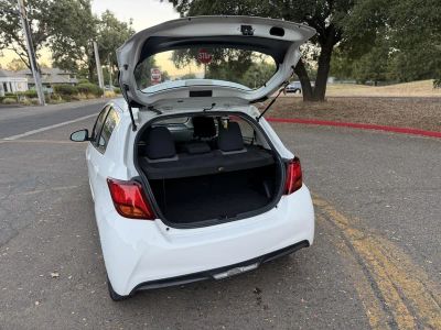 2016 Toyota Yaris — photo 11 view