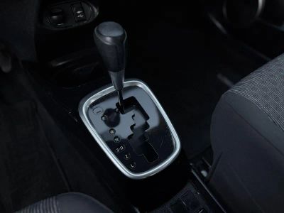 2016 Toyota Yaris — photo 18 view