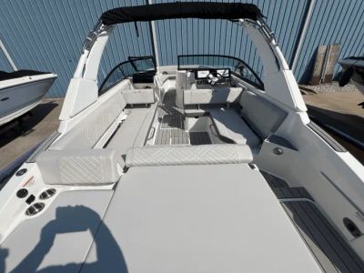 2025 Sea Ray SDX 270 - Photo 24
