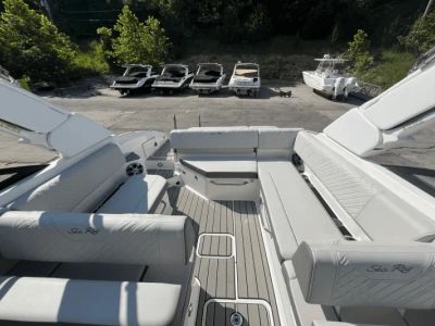 2025 Sea Ray SDX 270 - Photo 22