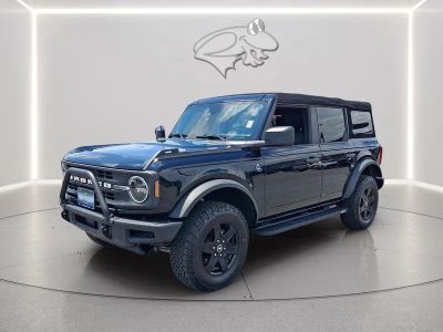 2022 Ford Bronco Black Diamond in Shadow Black — front three-quarter view