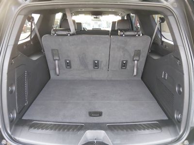 2024 Chevrolet Suburban - Photo 11