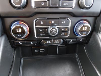 2024 Chevrolet Suburban - Photo 20