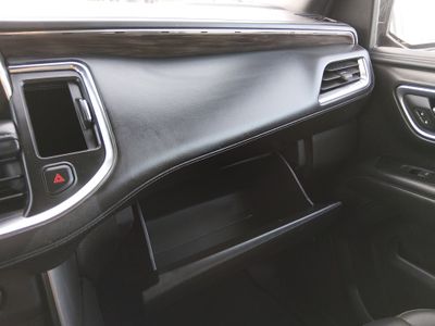 2024 Chevrolet Suburban - Photo 16