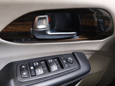 2023 Chrysler Pacifica — photo 19 view