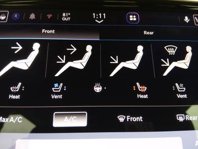 2023 Chrysler Pacifica — photo 18 view
