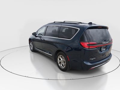 2023 Chrysler Pacifica — detail view