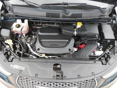 2023 Chrysler Pacifica — photo 9 view