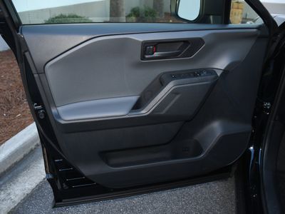2026 Toyota RAV4 - Photo 8