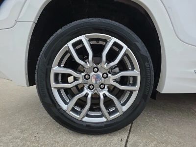 2022 GMC Terrain - Photo 16