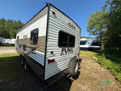 2019 Palomino Puma XLE Lite — engine compartment view