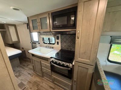 2019 Palomino Puma XLE Lite — photo 10 view