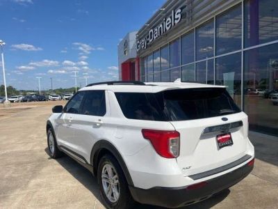 2022 Ford Explorer - Photo 2