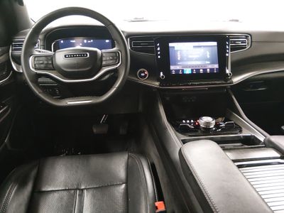 2024 Jeep Wagoneer — photo 12 view