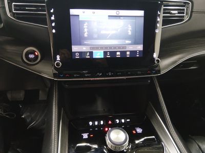 2024 Jeep Wagoneer — photo 13 view