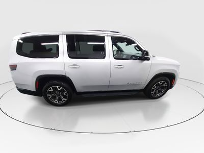 2024 Jeep Wagoneer — photo 8 view